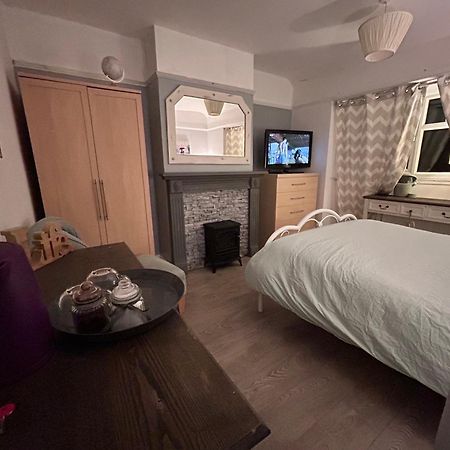 Redditch Rest Near Town Centre & Transport Links Apartment Exterior photo