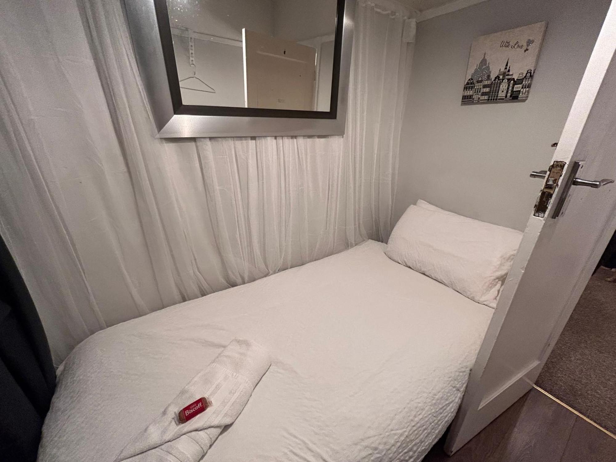 Redditch Rest Near Town Centre & Transport Links Apartment Exterior photo